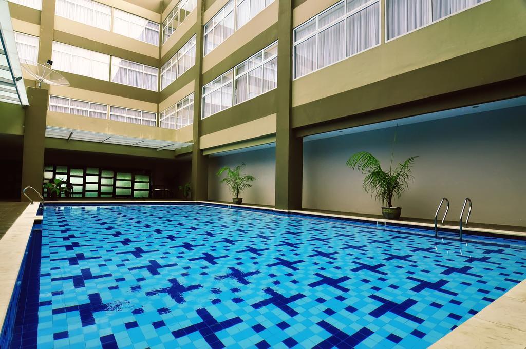 Horison Hotel Pematang Siantar Exterior foto