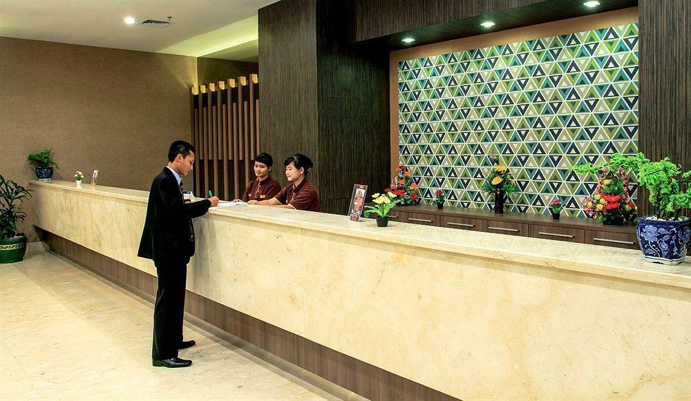 Horison Hotel Pematang Siantar Exterior foto